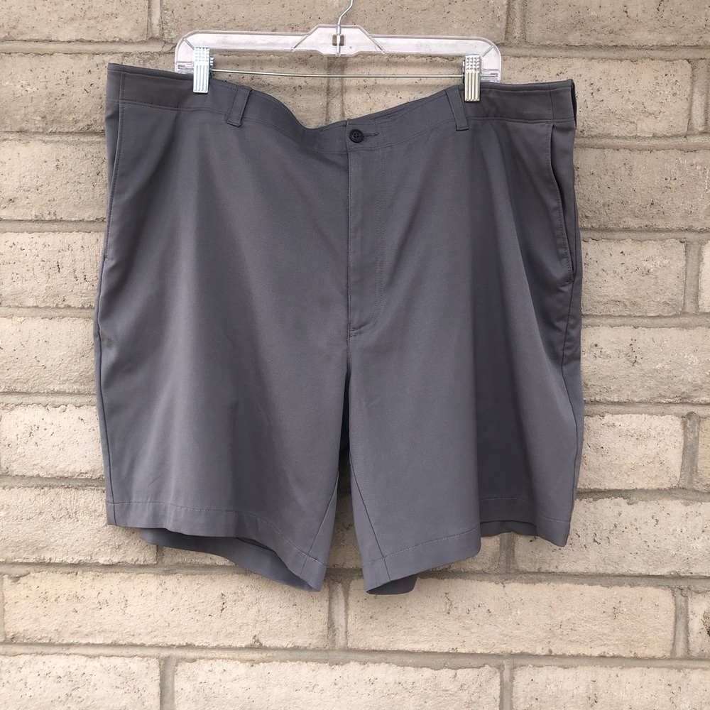 Men's PGA Tour Shorts Gray Performance Flat-Front Size 44